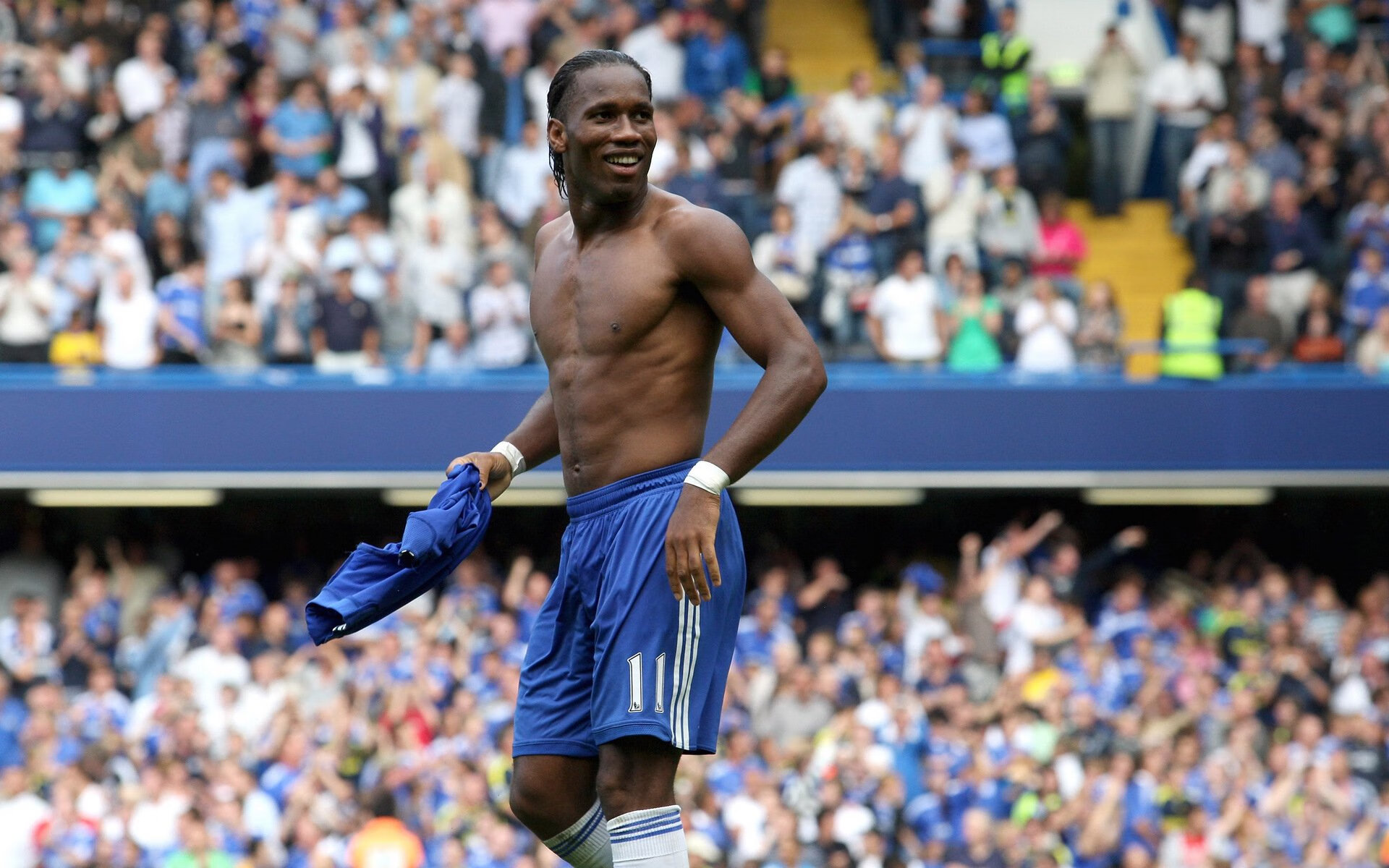 欧冠淘汰赛焦点战,AC米兰血拼喀麦隆雄狮