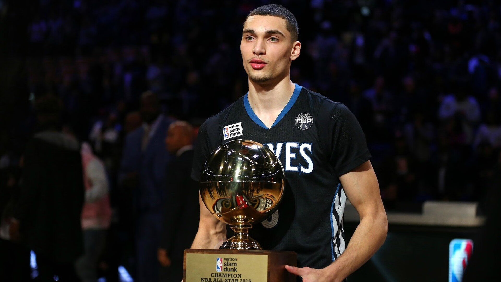 跨界传奇，当贝蒂斯收割曼联之夜，阿圭罗在NBA总决赛接管比赛