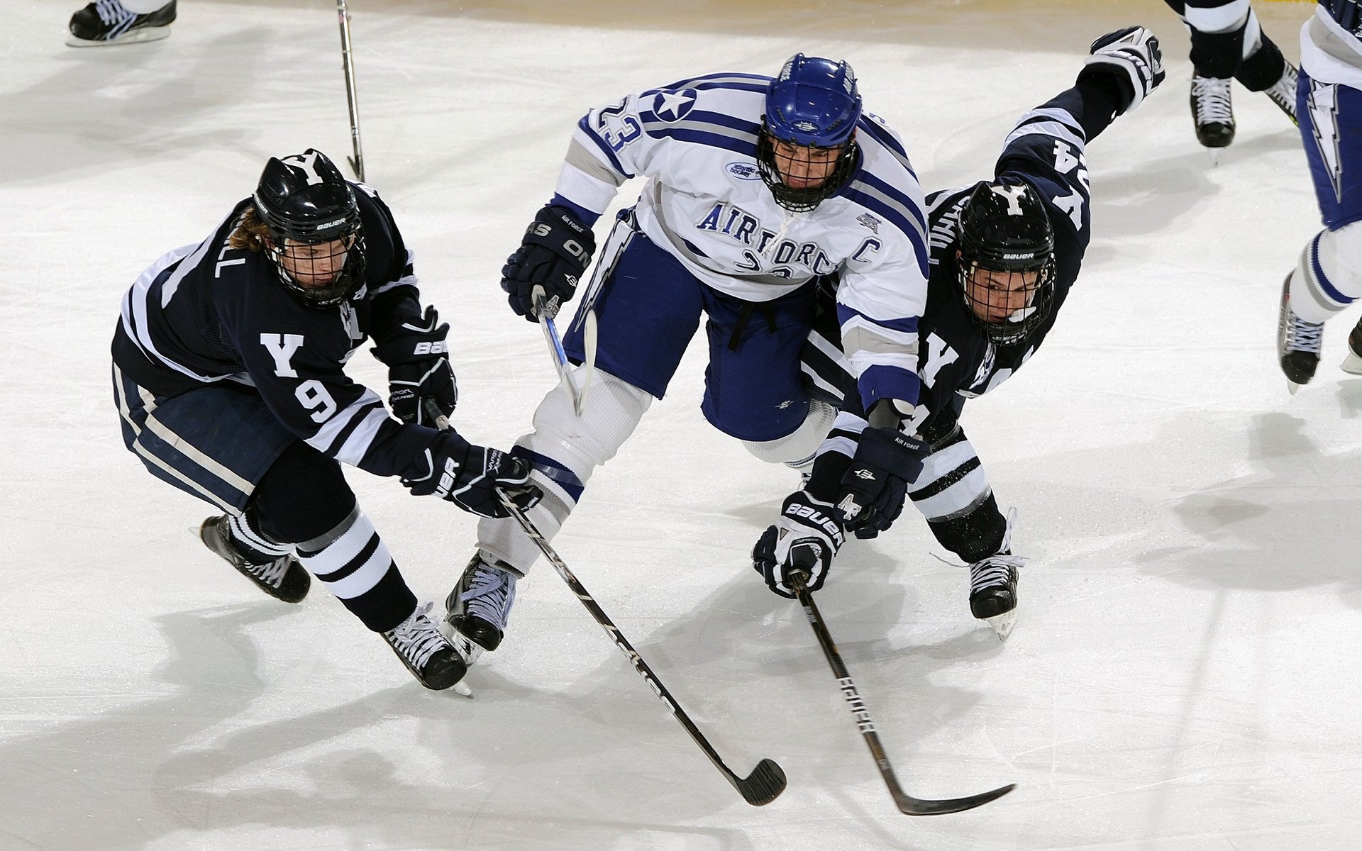 绿茵场外的传奇,当张继科穿越至德英世纪之战